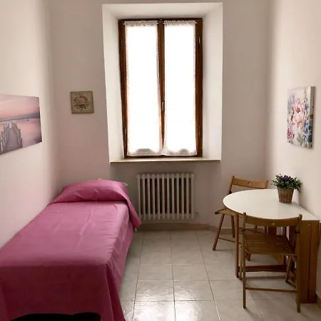 With One Bedroom In With Wifi 公寓 法布里亚诺