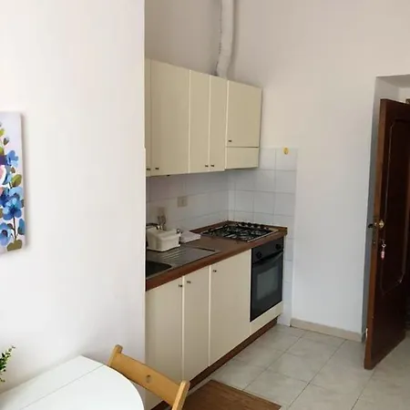 With One Bedroom In With Wifi 法布里亚诺